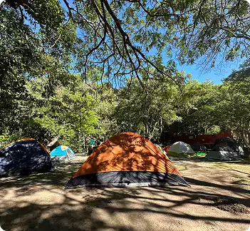 Campamento y Hospedaje